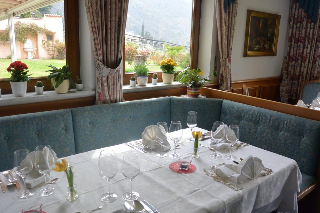 Alexander Hotel