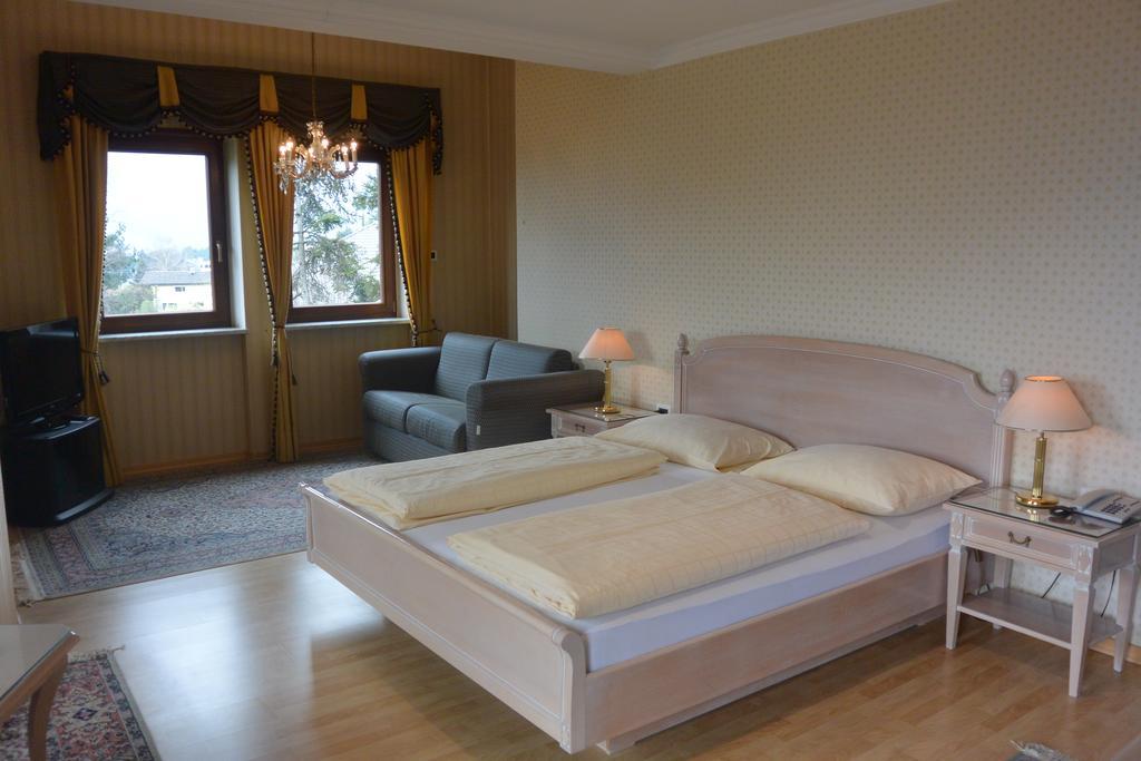 Alexander 4*