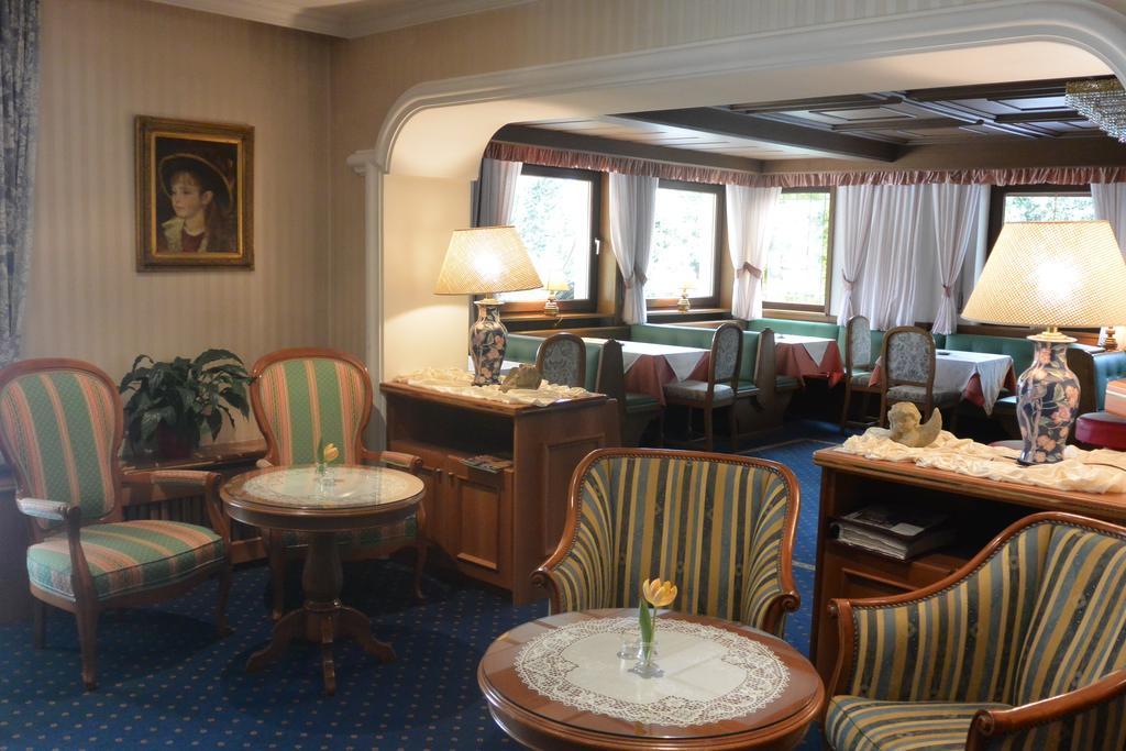 Alexander 4*
