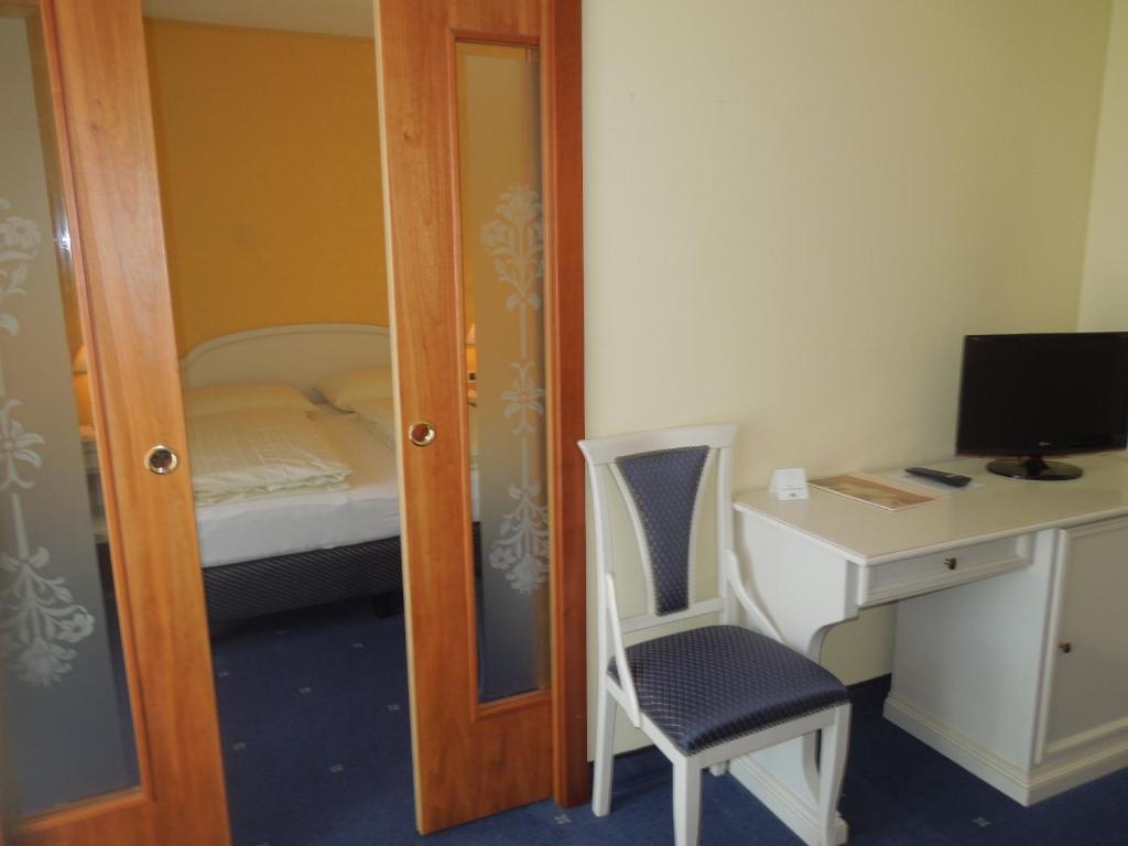 Alexander Hotel 4*